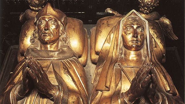 Effigies of Elizabeth of York and King Henry VII in the Lady Chapel of Westminster Abbey